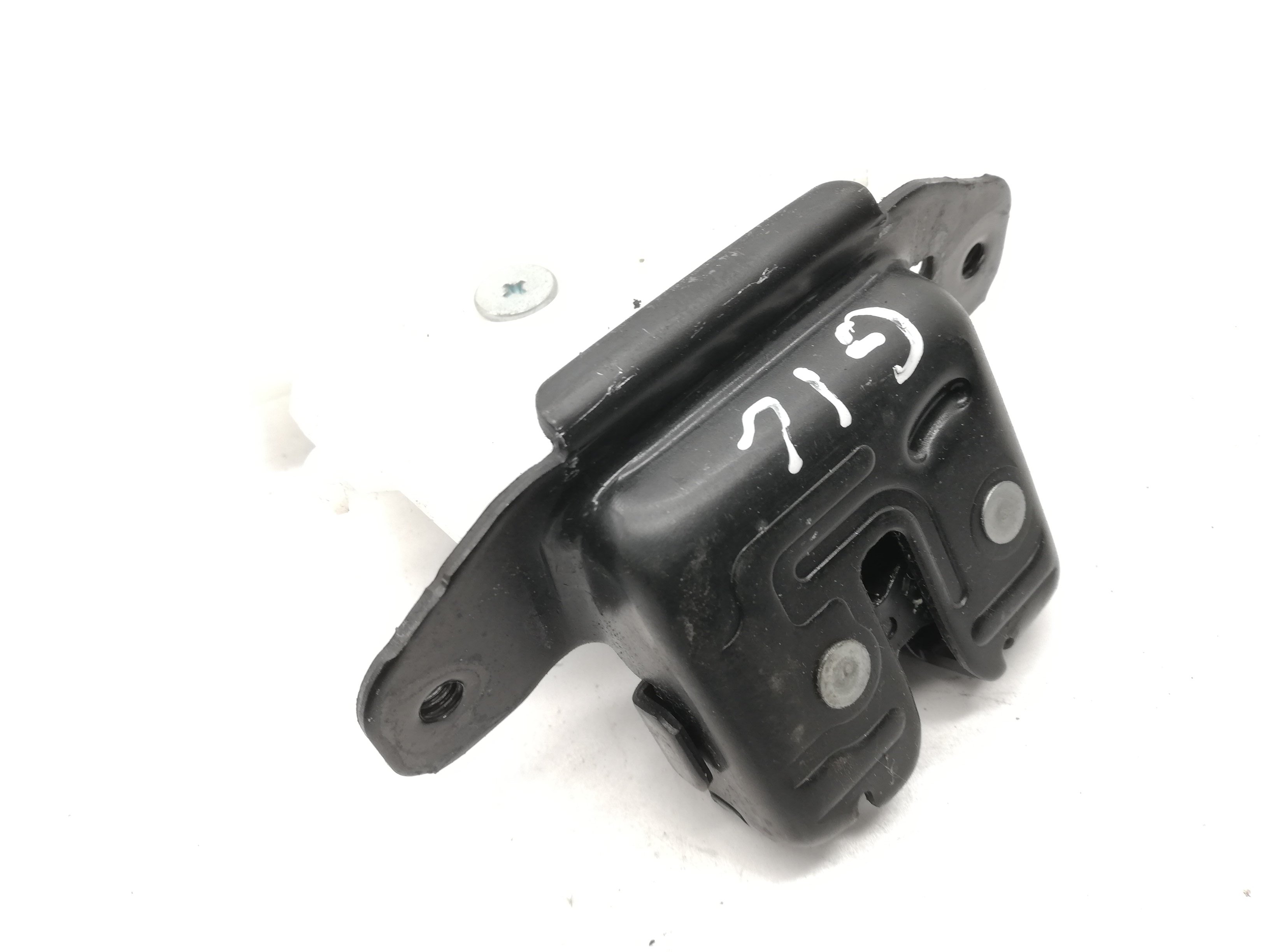 Toyota Yaris III (P13) Hatchback 1.5 16V Hybrid (1NZ-FXE) TRUNK LID OPENER 2016 Toyota Yaris III (P13) Hatchback 1.5 16V Hybrid (1NZ-FXE) TRUNK LID OPENER 2016