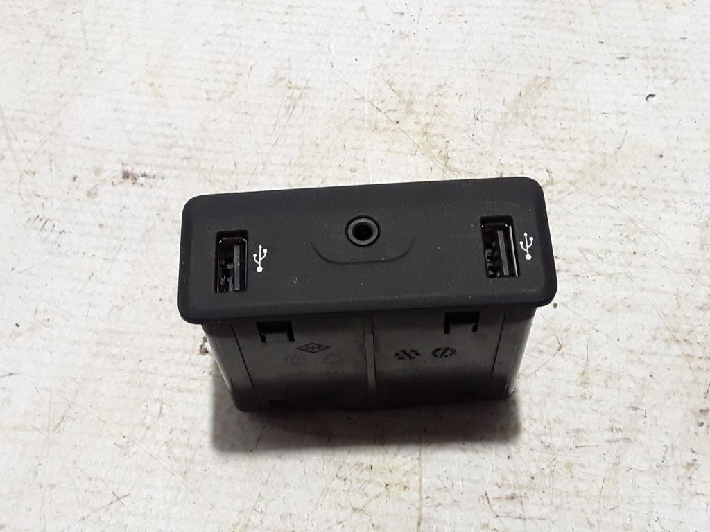 Renault Megane IV (RFBB) Schrägheck 5-drs 1.5 Energy dCi 110 (K9K-648) INNENAUSSTATTUNG 2016 280239853R 280239853R|RENAULT