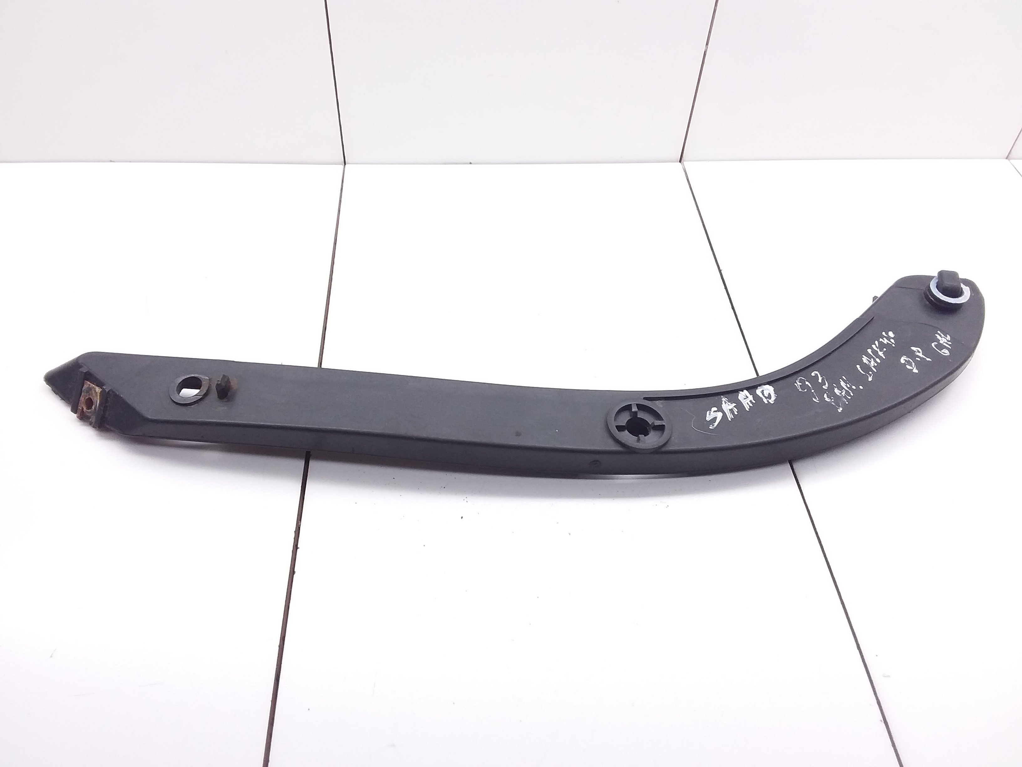 Saab 9-3 II Sport Berline a coffre / 4 portes (YS3F) Berline a coffre / 4 portes 1.9 TiD 16V (Z19DTH(Euro 5)) SUPPORT PARE-CHOCS ARRIÈRE DROIT 2005 12804177 12804177|SAAB